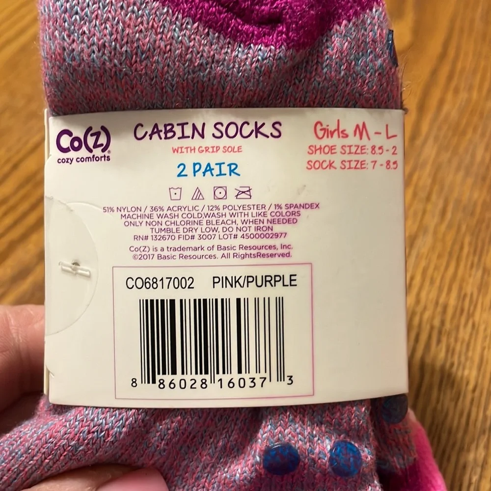 cozy comfy cabin socks with grip sole & aloe infused